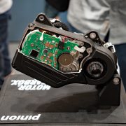 Pinion kombinerer elmotor og gearkasse i en kompakt enhed